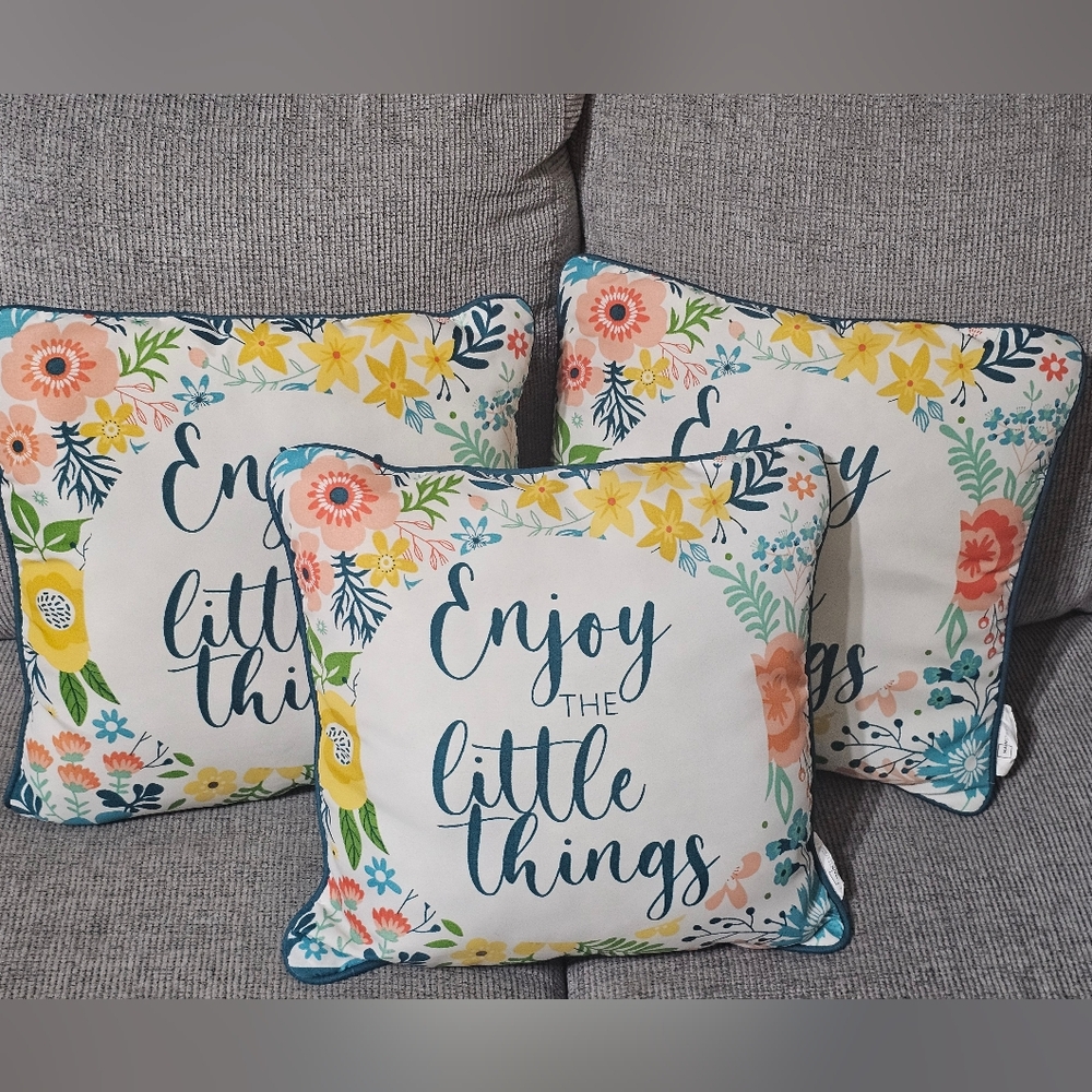 Mainstays  OUTDOOR Reversible Floral Accent Pillows - SET OF 3